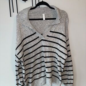 STYLUS Black and Gray V-Neck Sweater